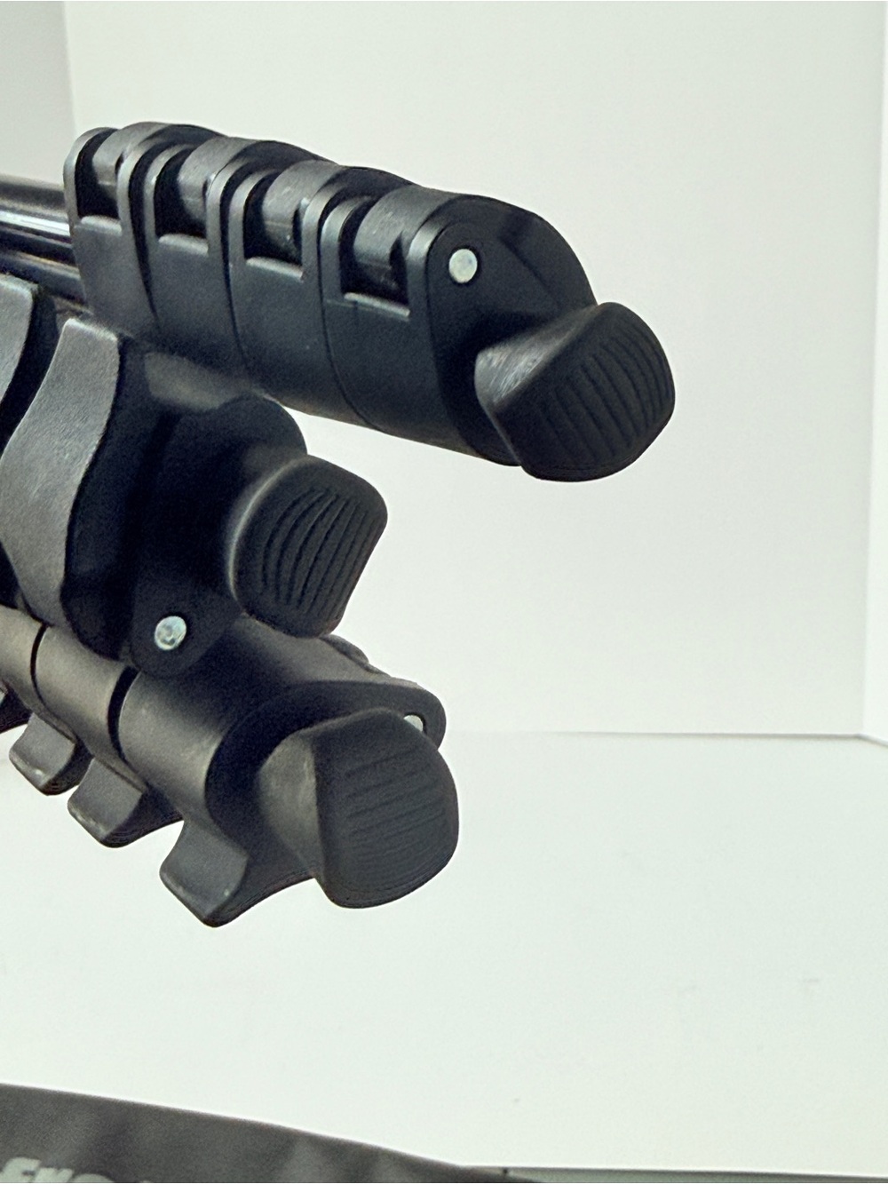 Manfrotto Black Camera Tripod with 3-Way Head - Picture 4 of 15